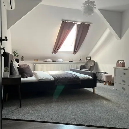 Bulevard Mansards Satu Mare Extérieur photo